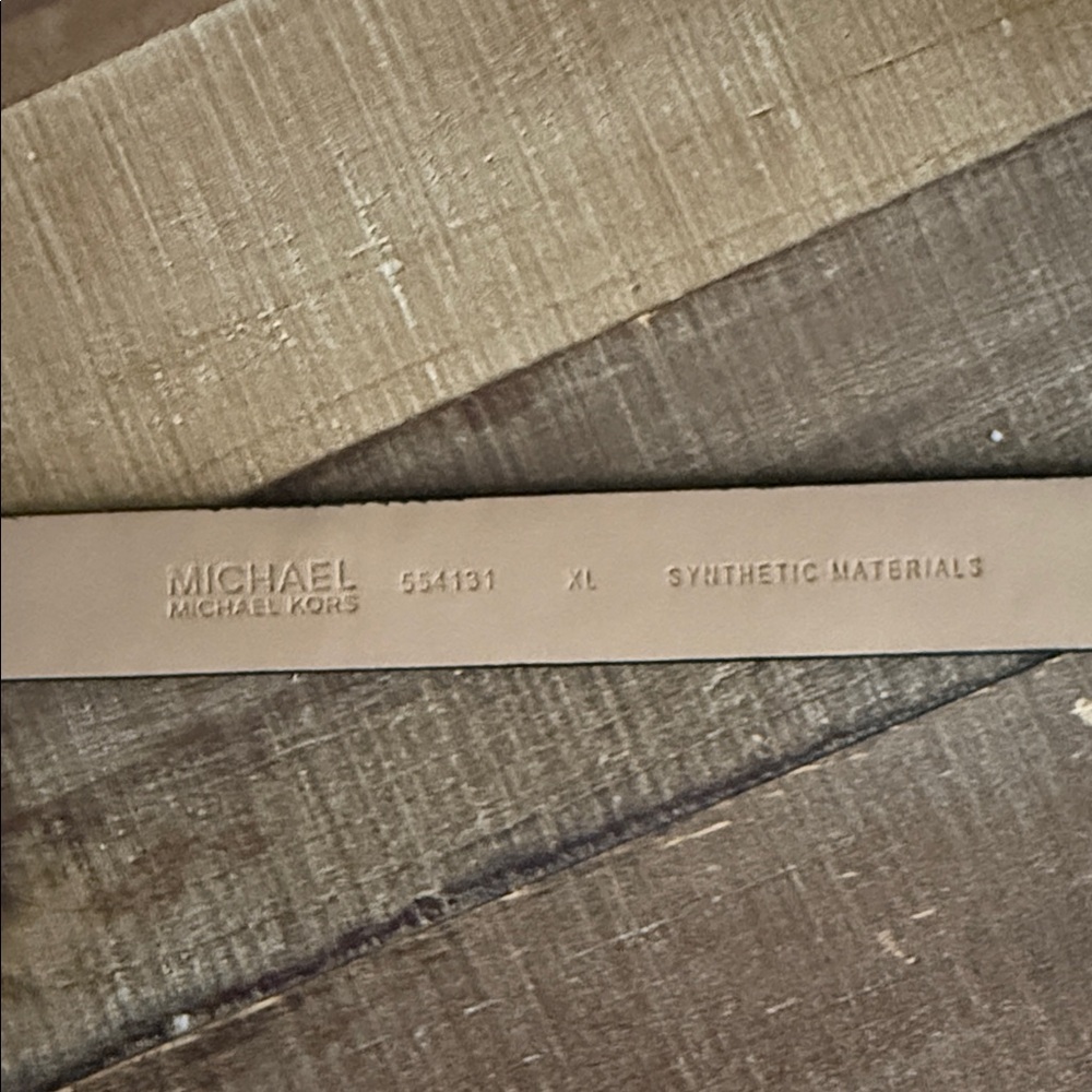 Michael Kors belt pouch - Picture 7 of 7